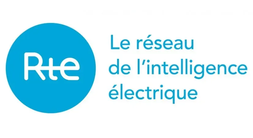 Logo RTE : Le réseau de l'intelligence électrique Logo RTE en blanc dans un cercle bleu, accompagné du slogan « Le réseau de l'intelligence électrique » en bleu.